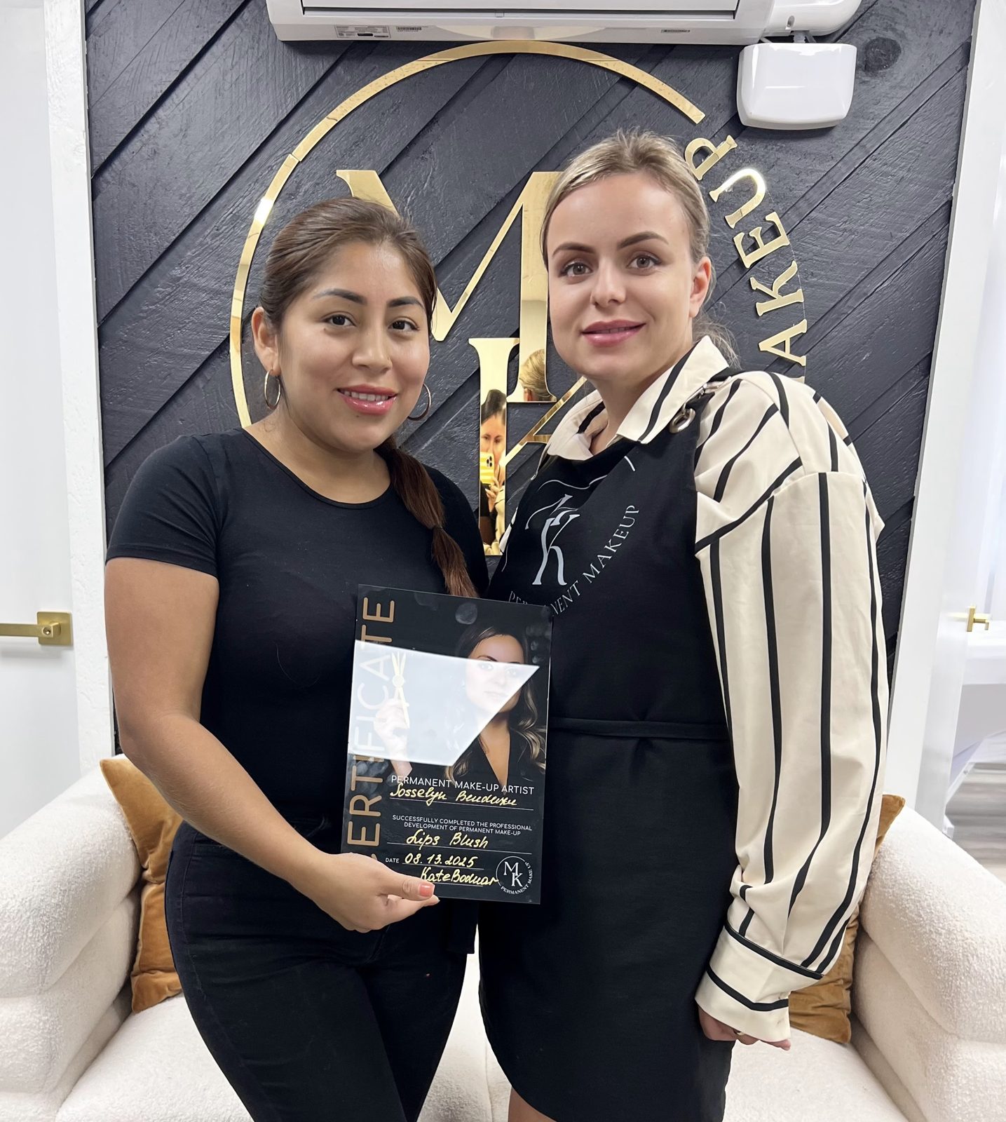 Award at the MK Permanent Makeup studio